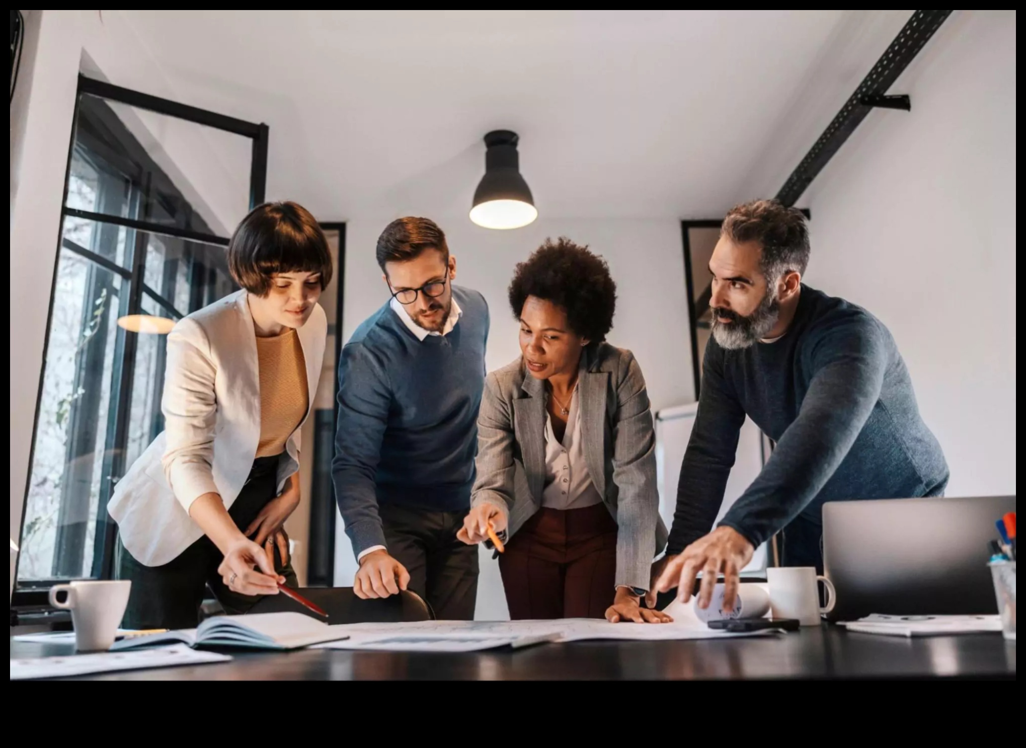 Καινοτόμοι σχεδίασης Πρωτοπόροι της κομψής επικοινωνίας εσωτερικού χώρου 2 Καινοτόμοι Σχεδιασμού: Πρωτοπόροι στην Κομψή Εσωτερική Επικοινωνία