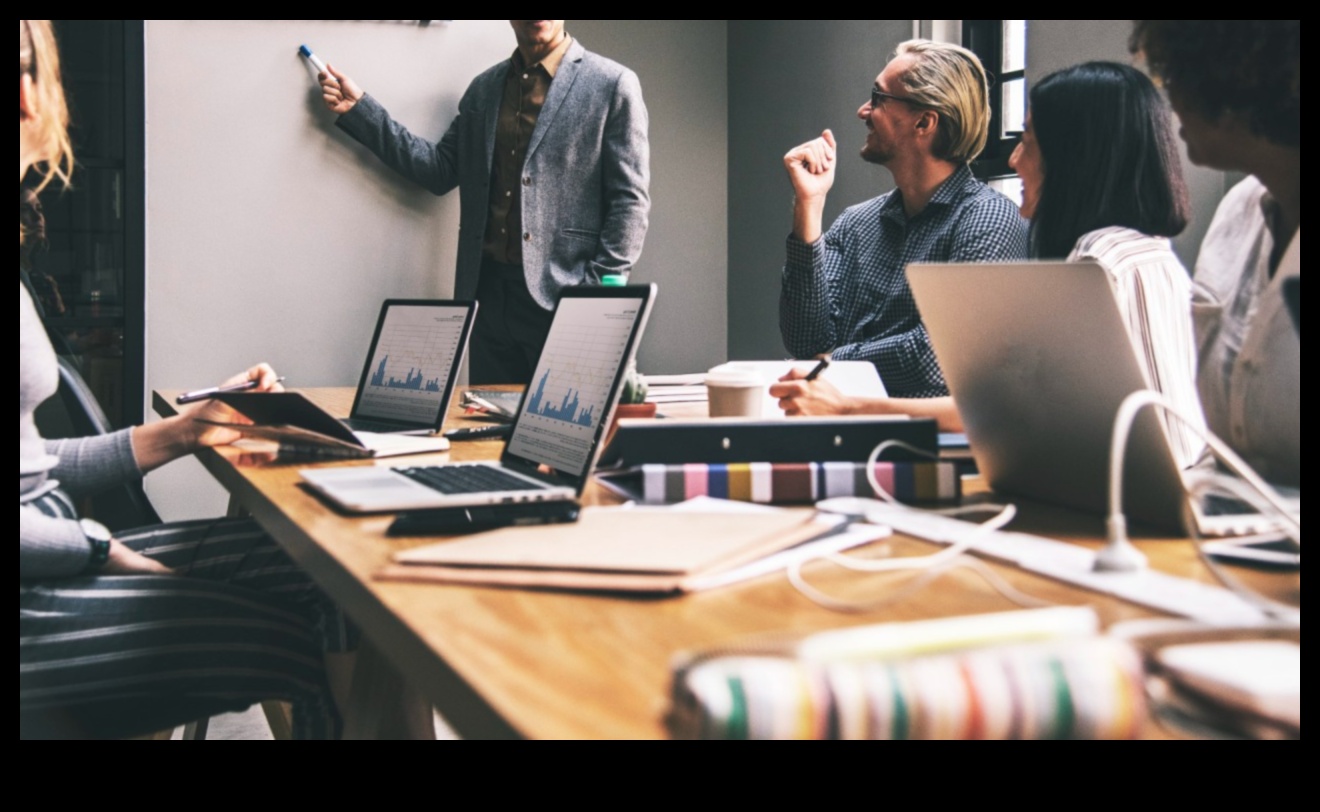 Εποικοδομητική Κριτική Αρμονία: Εξισορρόπηση Καλλιτεχνικού Οράματος και Βελτίωσης