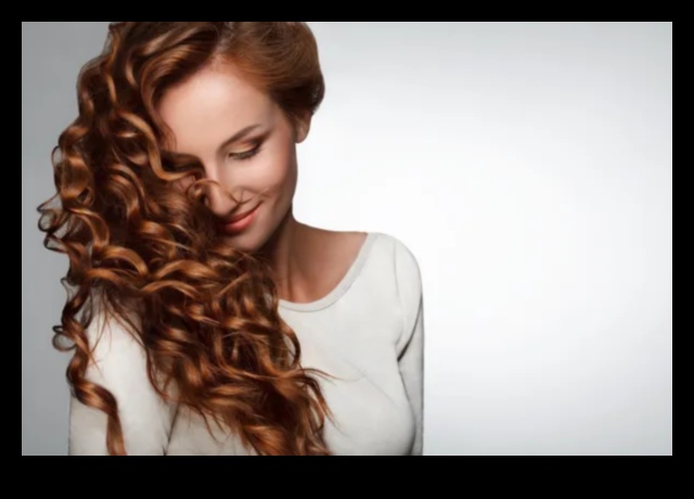 Ενδυνάμωση μελαχρινής ομορφιάς που γιορτάζει τη διαφορετικότητα των σγουρά, σπαστά και ίσια μαλλιά 5 Ενδυνάμωση μελαχρινής ομορφιάς: Αγκαλιάζοντας τη διαφορετικότητα στο χτένισμα