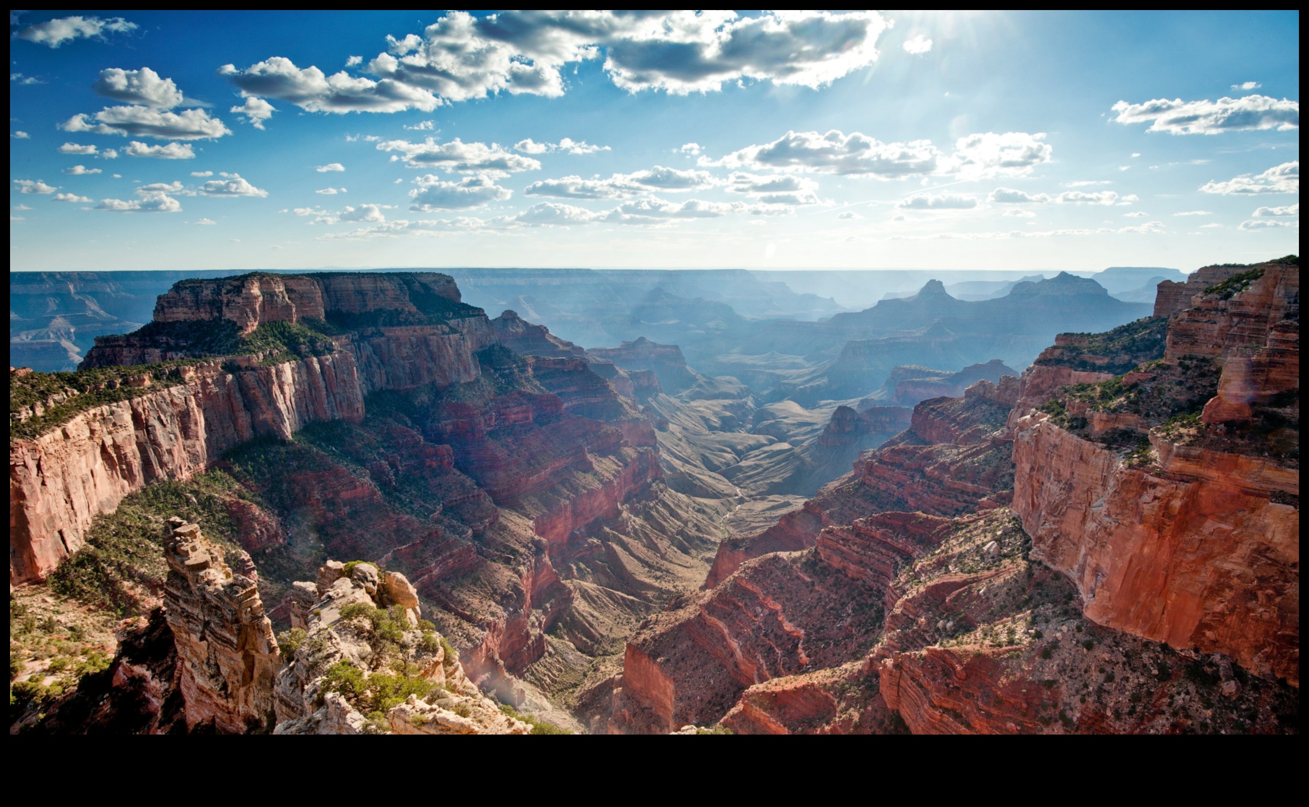 Καταπράσινες κοιλάδες: Καταπράσινα τοπία ανάμεσα σε λόφους